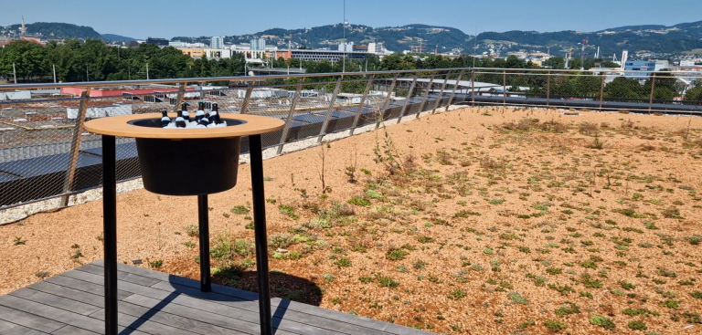 DIY: Stehtisch mit Getränkekühlung