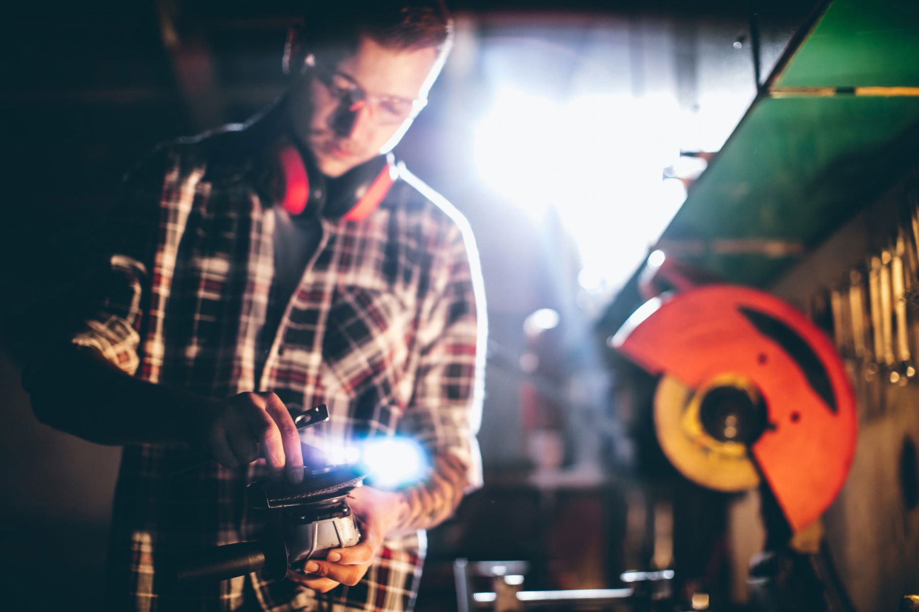 Die richtige Beleuchtung für Baustelle und Werkstatt