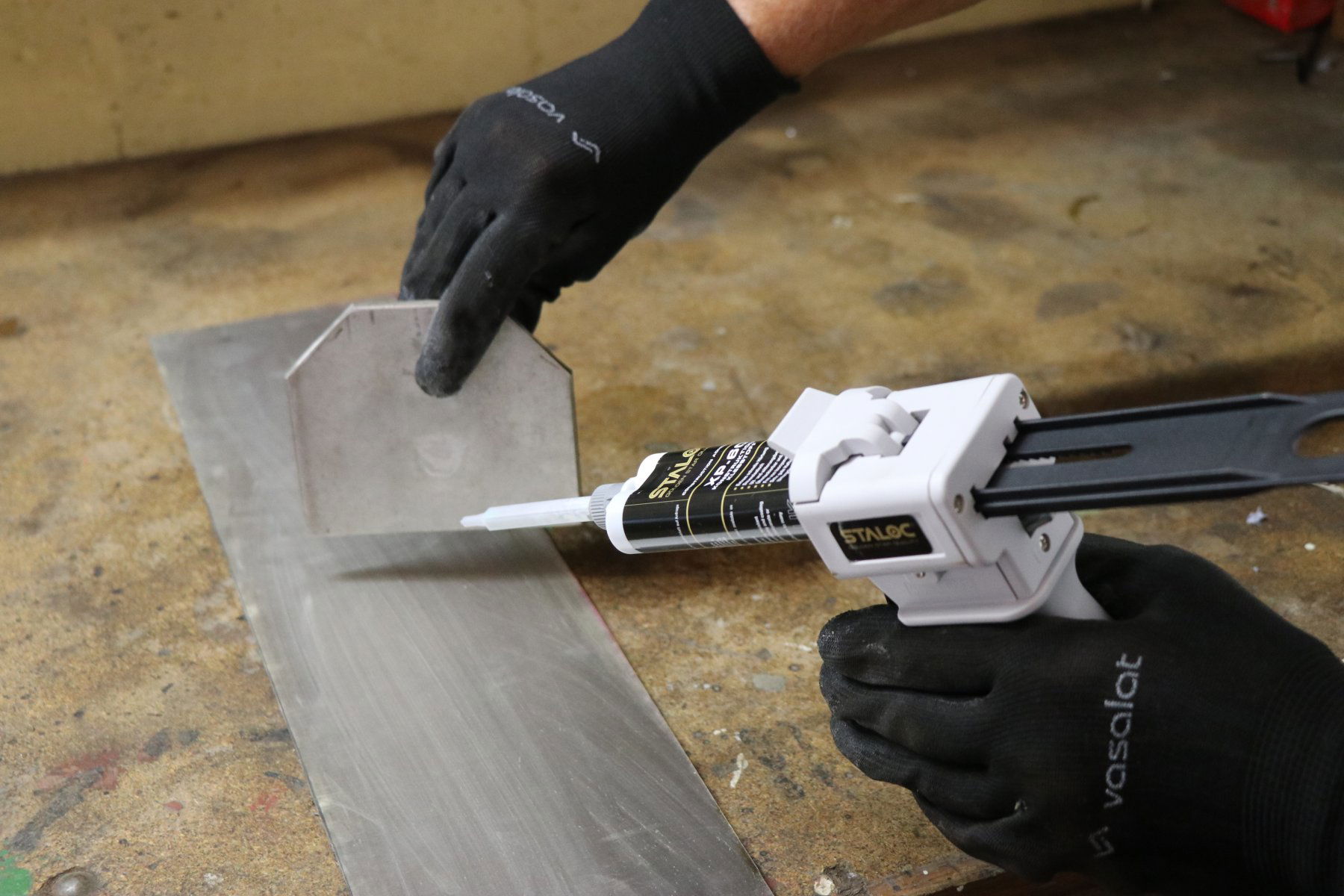 Starker Metallkleber: Bester Sekundenkleber für Metall kleben