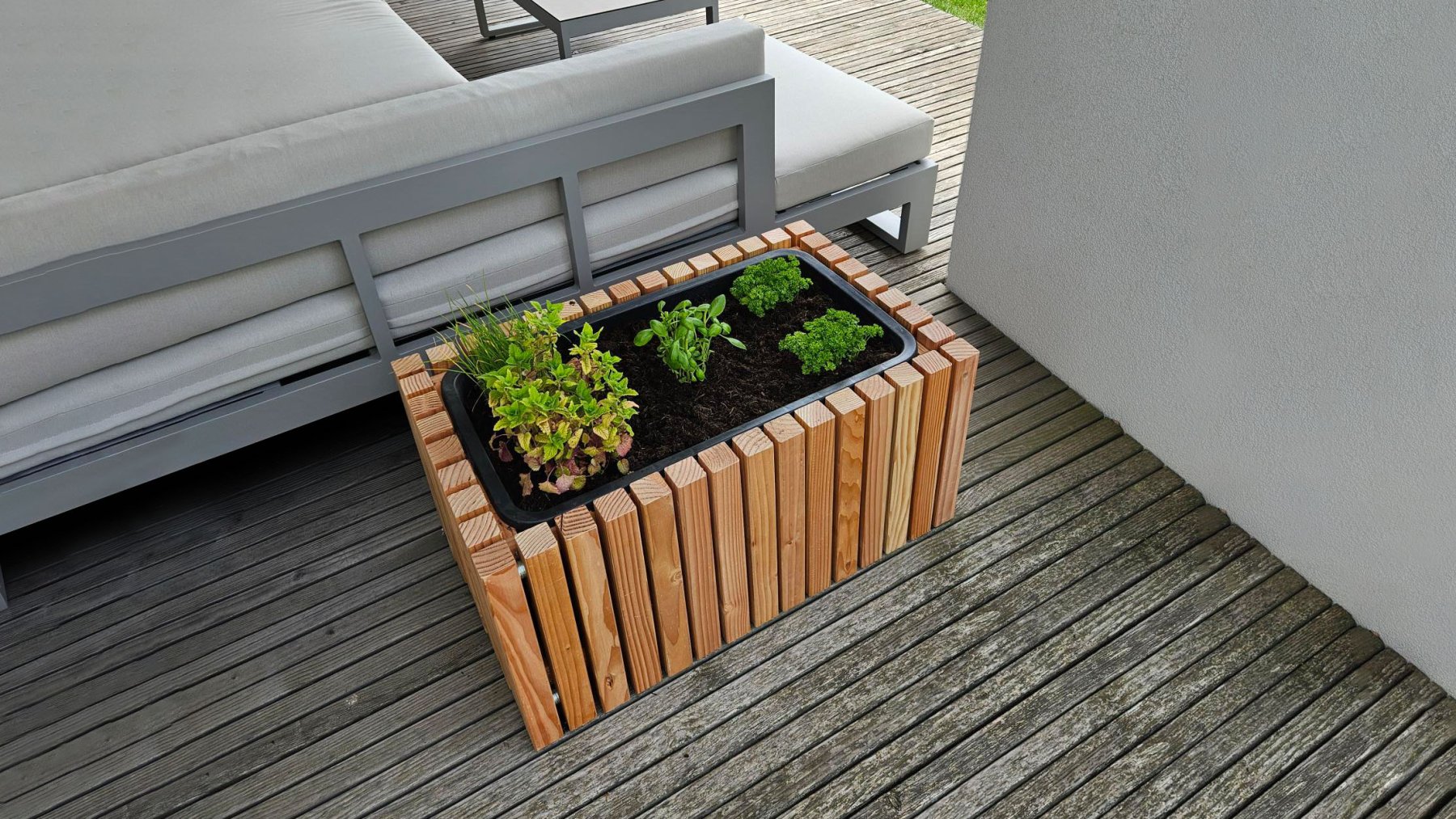 DIY: Kräuterkiste selber bauen für Balkon und Terrasse